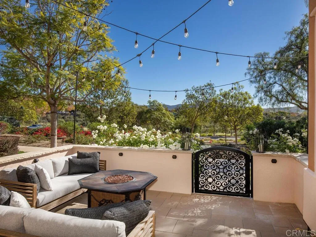 https://cdn.realtyfeed.com/cdn/127/306685155/2f123c8ef9374e7257f0101c725cb002.webp