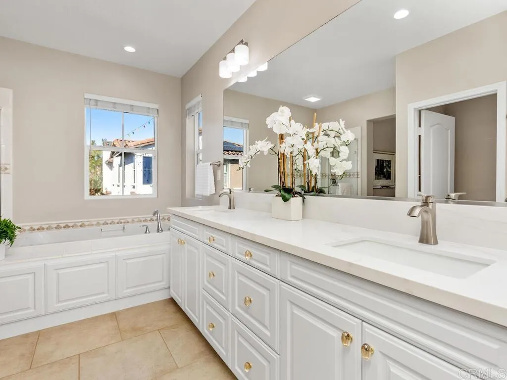 https://cdn.realtyfeed.com/cdn/127/306685155/77553abd01d9f7f3e5d5c89c1e2ab980.webp