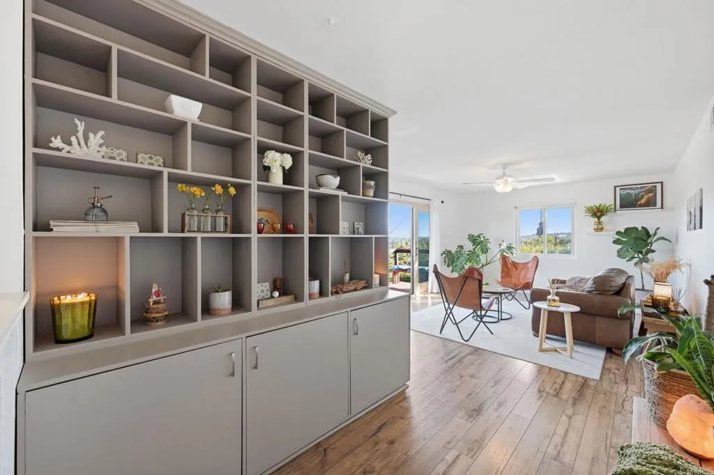 https://cdn.realtyfeed.com/cdn/127/306685220/bab32f8a3b731eb1dc54112cc3171903.webp