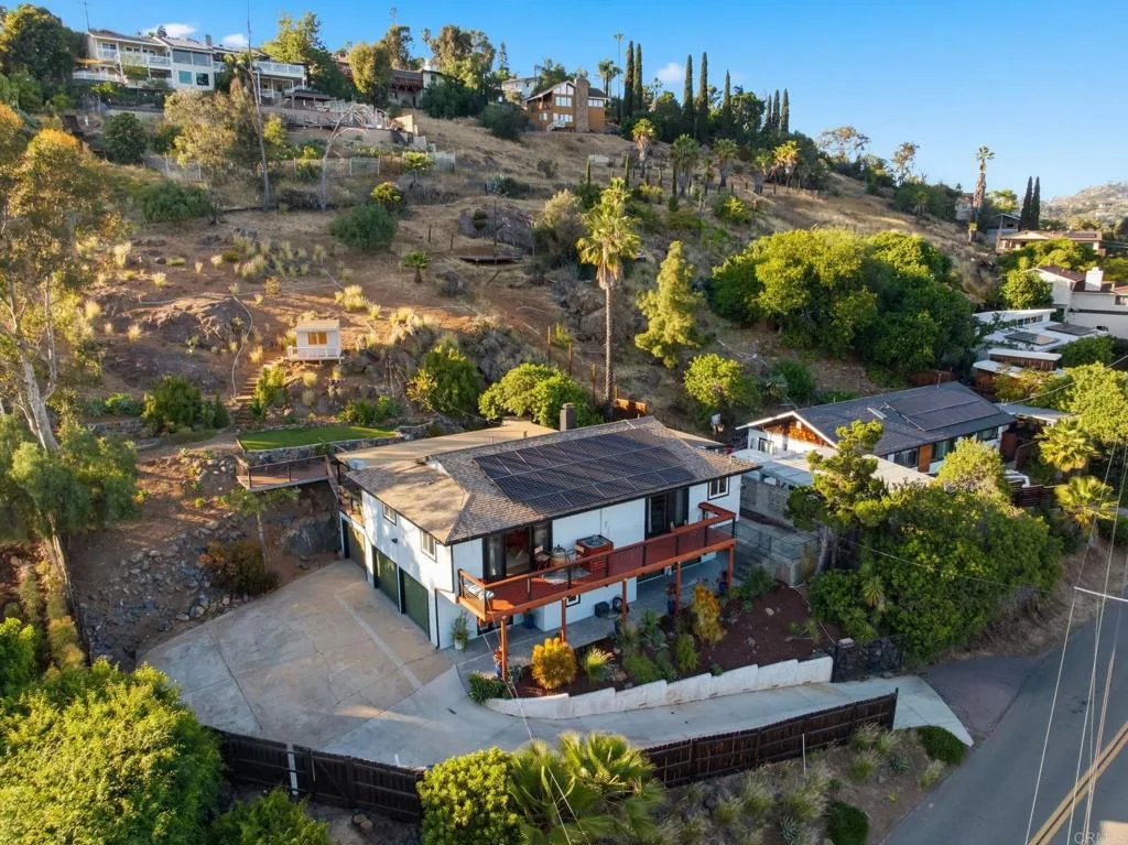 https://cdn.realtyfeed.com/cdn/127/306685220/c80a6d6ba7e85676c3169497326028de.webp