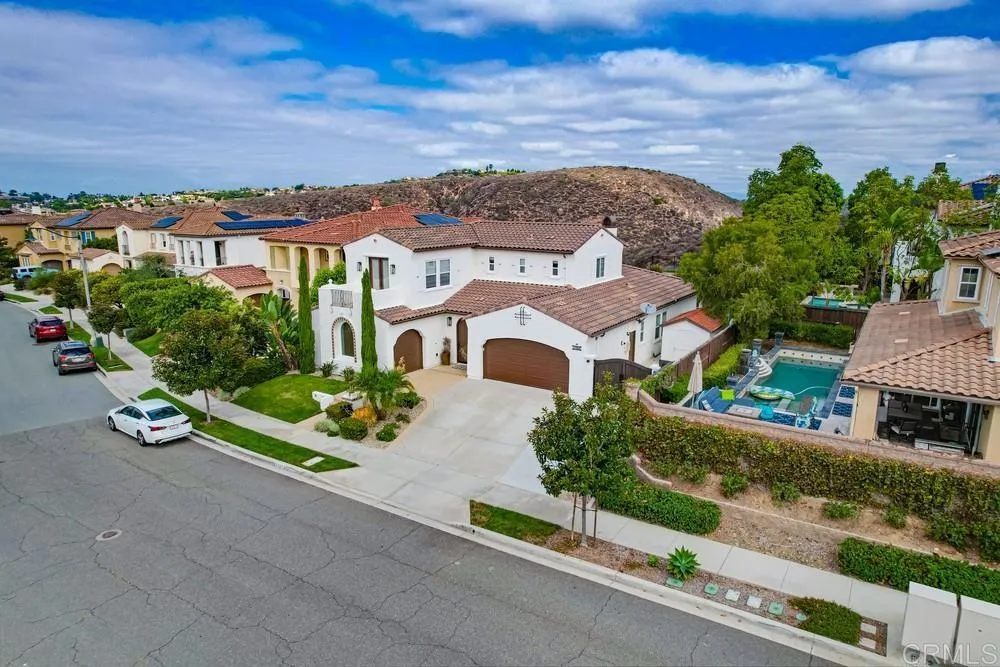 https://cdn.realtyfeed.com/cdn/127/306685263/2b610d5630e931ee33af7a5a37e08289.webp