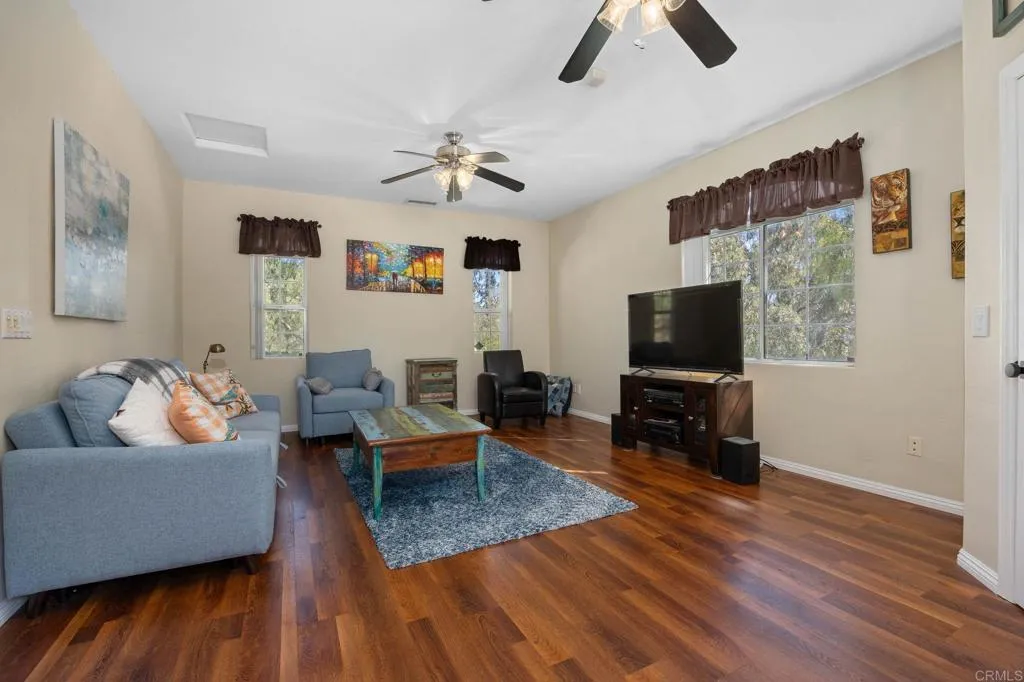 https://cdn.realtyfeed.com/cdn/127/306685302/5954f6378ebfcff1f5858e3281625dbe.webp