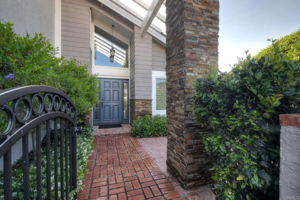 https://cdn.realtyfeed.com/cdn/127/306685375/84652150a6d5b44d2b7d5700ae3ea308.webp