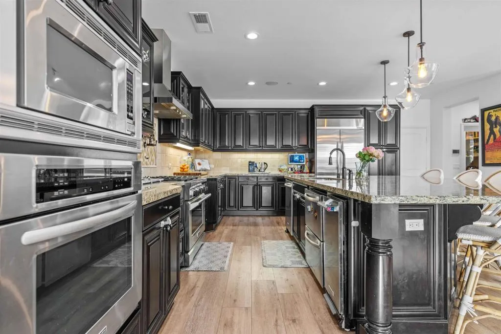 https://cdn.realtyfeed.com/cdn/127/306685484/ce9f4a423f434187a5514b477c0531d2.webp