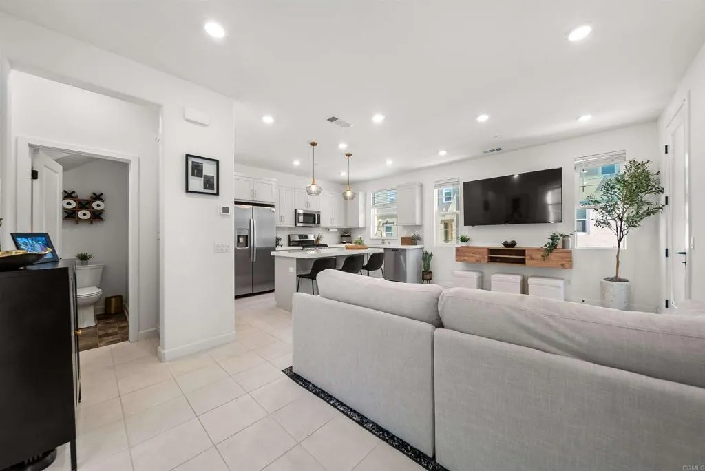 https://cdn.realtyfeed.com/cdn/127/306685531/496e42cde3e60db4ca6f4985d0cdfa32.webp