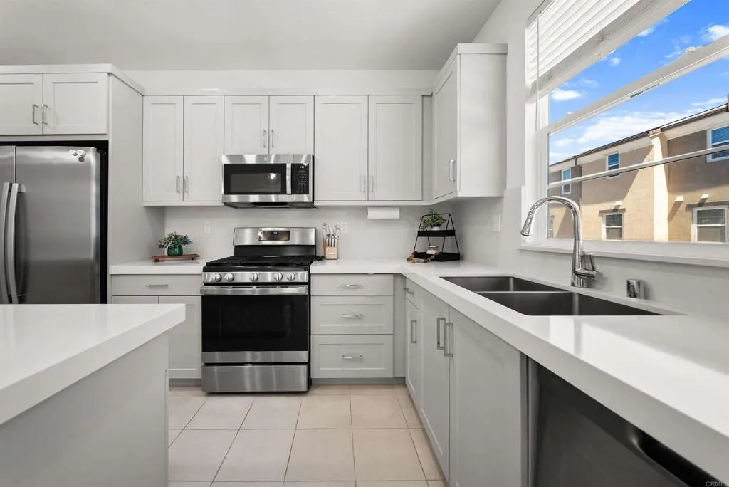 https://cdn.realtyfeed.com/cdn/127/306685531/956822940001832b29769231396f1afc.webp