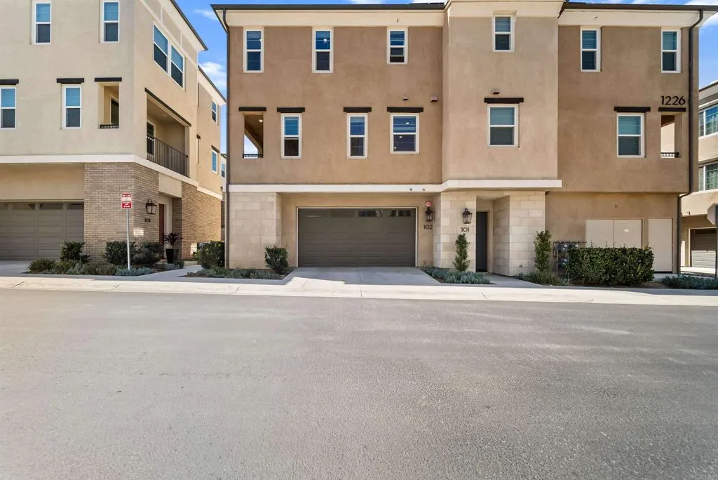 https://cdn.realtyfeed.com/cdn/127/306685531/e54598e1f3b266ac74469b0f66078665.webp