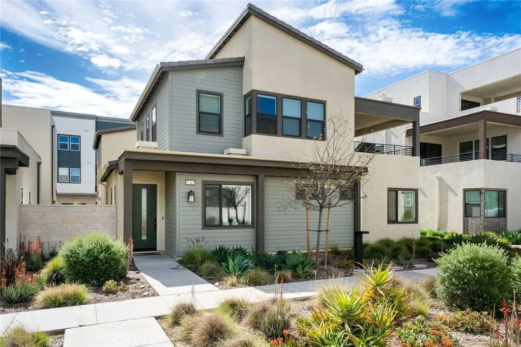 Valencia, CA 91381