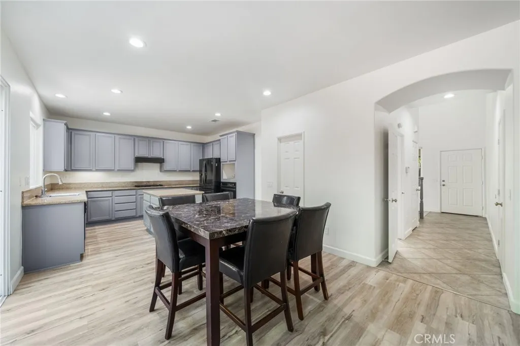 https://cdn.realtyfeed.com/cdn/127/306685603/0afe73453f7ecffc3f1fd61ac81eaccc.webp