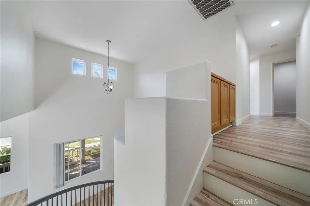 https://cdn.realtyfeed.com/cdn/127/306685603/11cba7f29cd76b380b49acd59e26d5f2.webp