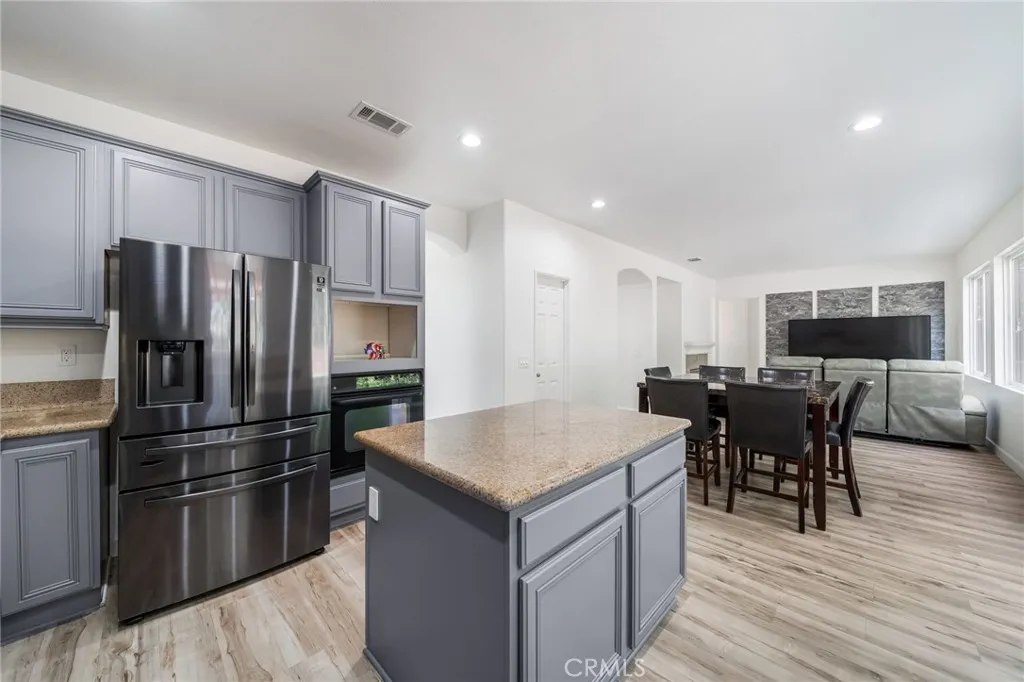 https://cdn.realtyfeed.com/cdn/127/306685603/1ec5bc76ac796e774bd6483dd80f6a95.webp