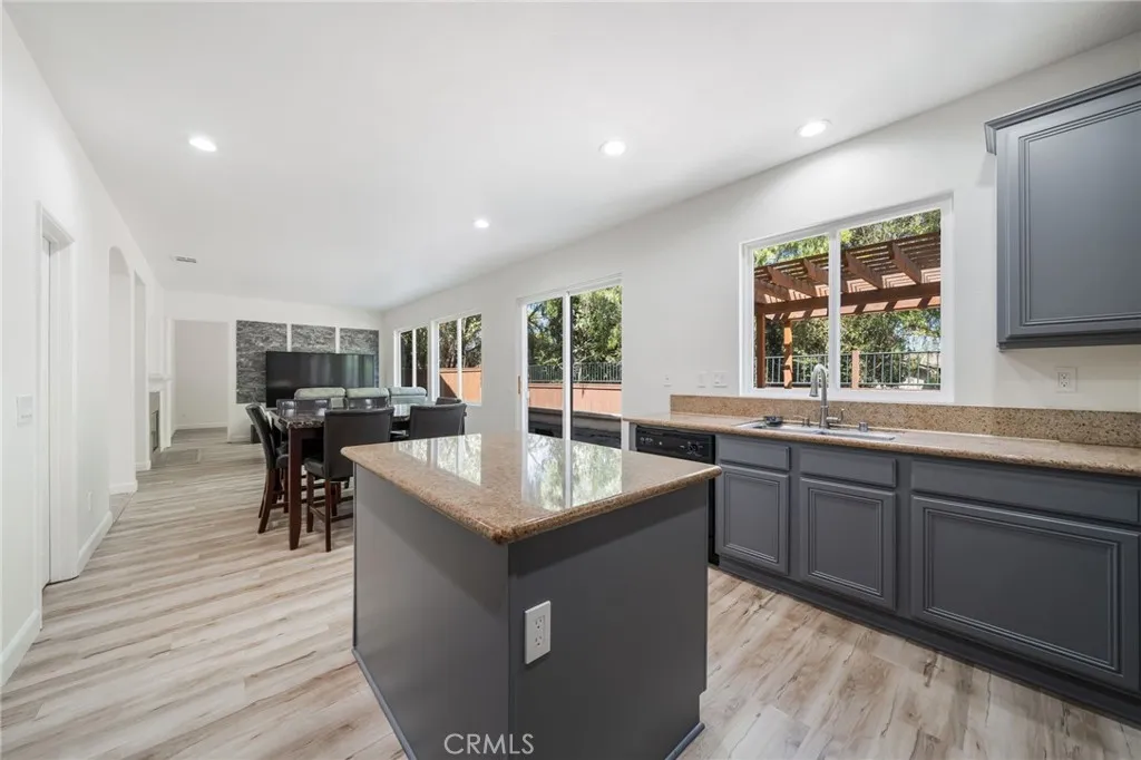 https://cdn.realtyfeed.com/cdn/127/306685603/1fe1de6e05c0e7080b5000b0ec935ae4.webp