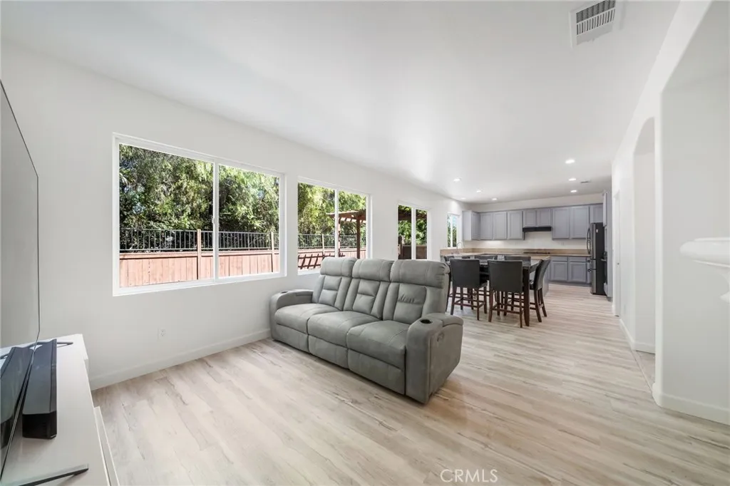 https://cdn.realtyfeed.com/cdn/127/306685603/3aba13344e318dd1c505d019280bb98e.webp