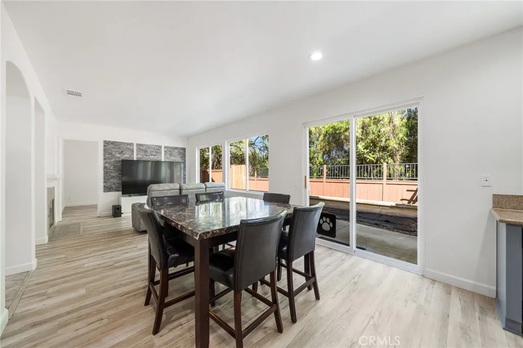 https://cdn.realtyfeed.com/cdn/127/306685603/674b5c1860c8772529254ad106d80af5.webp