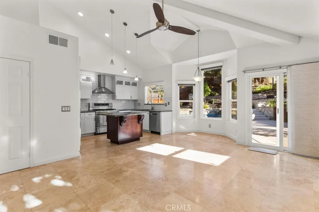 https://cdn.realtyfeed.com/cdn/127/306685621/ba40901df460aba733865e18ea9dce7e.webp