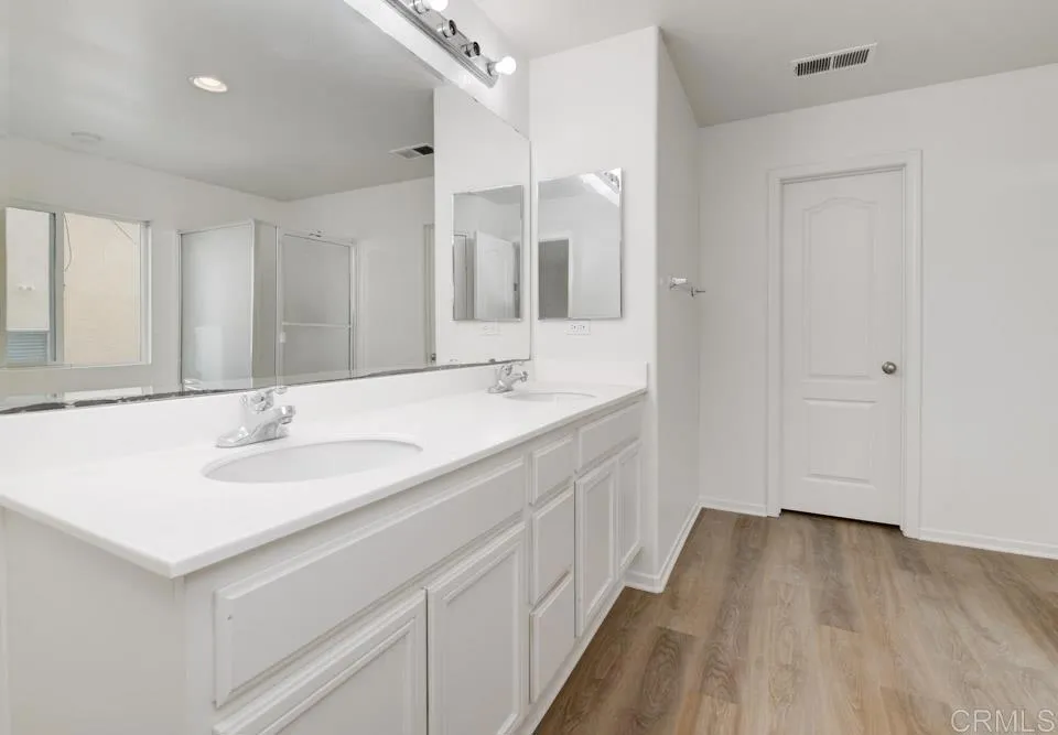 https://cdn.realtyfeed.com/cdn/127/306685639/05278af3300a222b62d437580bb04df7.webp