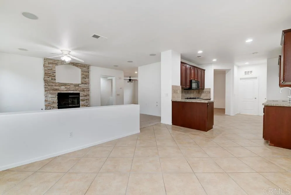https://cdn.realtyfeed.com/cdn/127/306685639/1eb7b4a546098d5c45a28cd40289c4f0.webp