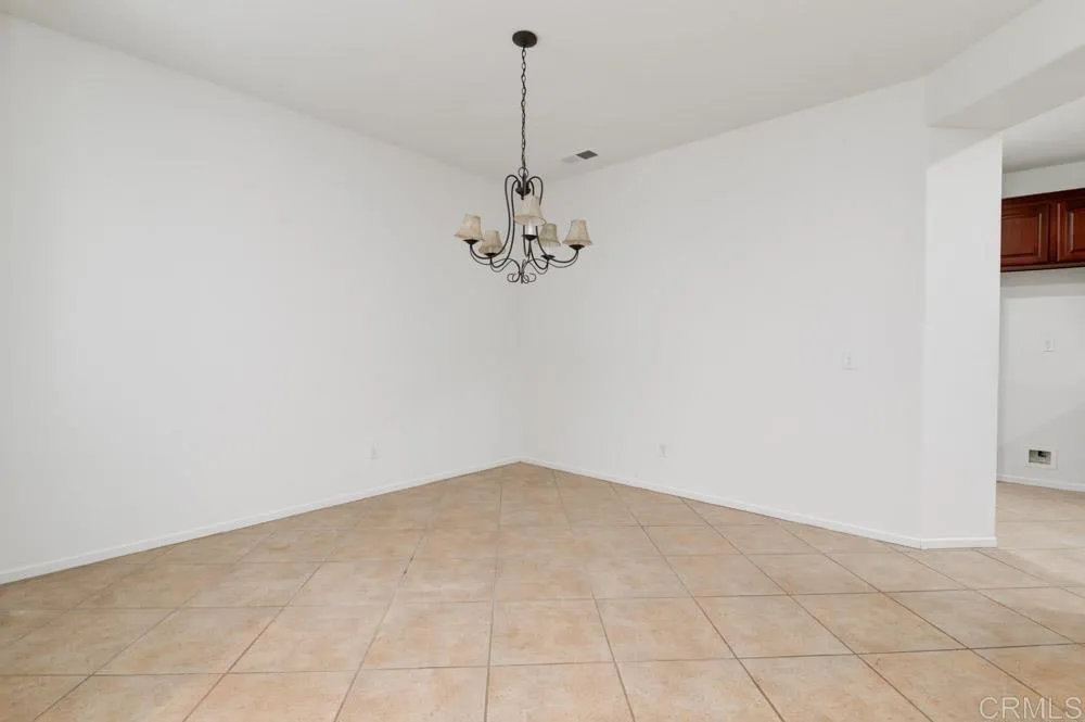 https://cdn.realtyfeed.com/cdn/127/306685639/6ccfaa105c6a1173ea8dd271d6493bb5.webp