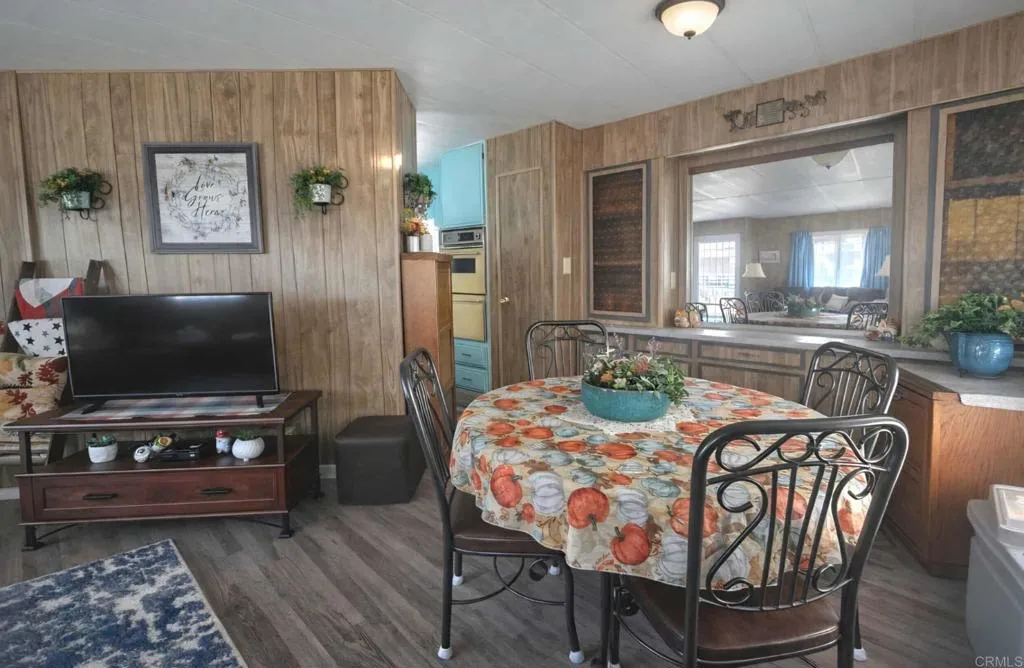 https://cdn.realtyfeed.com/cdn/127/306685655/018bbd4c381dd8737ccd1a89cb27f033.webp