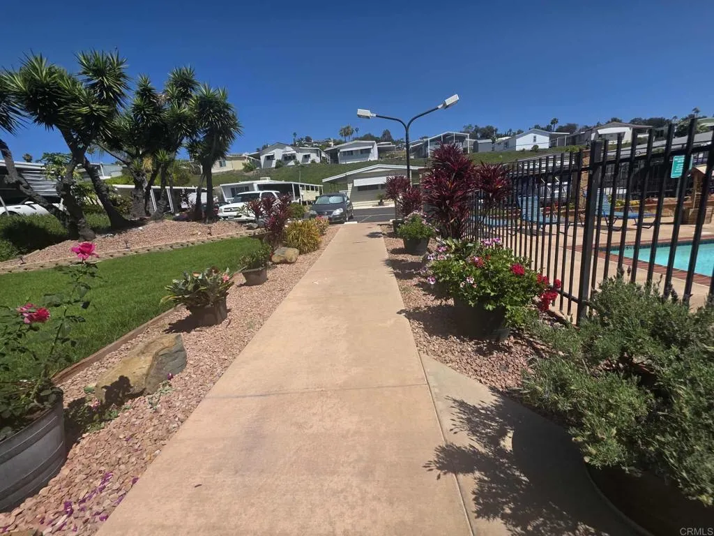 https://cdn.realtyfeed.com/cdn/127/306685655/6776a59c9a966d9e25e54560d6e13eec.webp