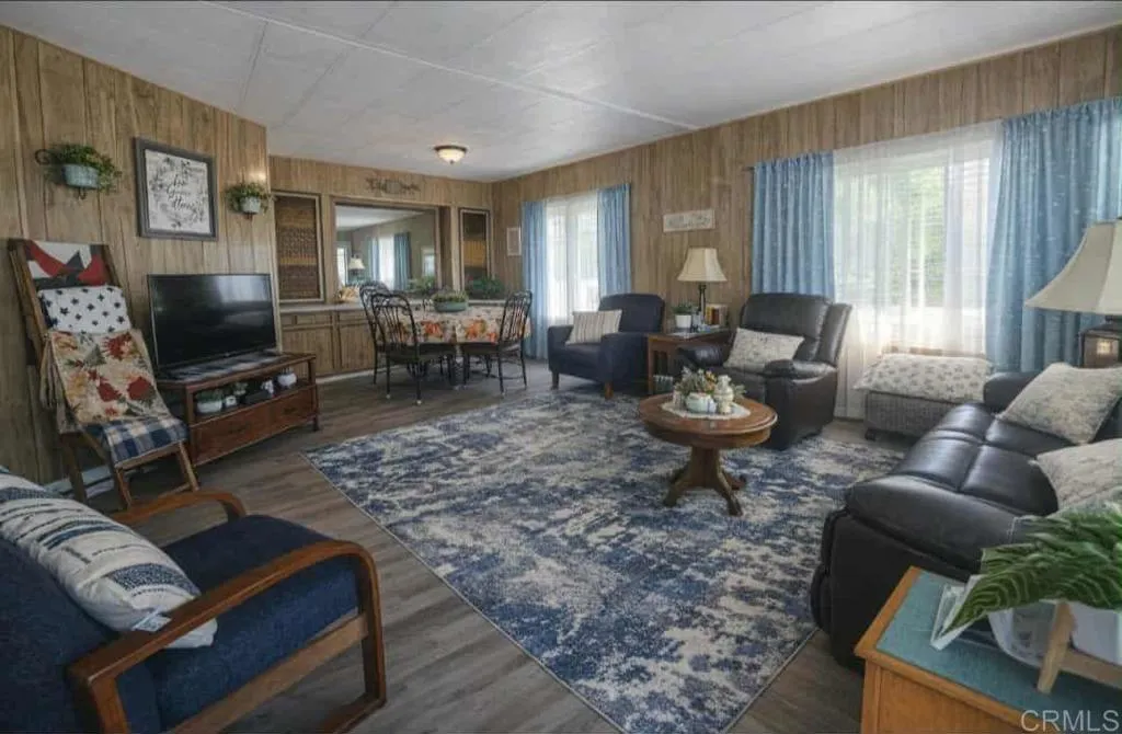 https://cdn.realtyfeed.com/cdn/127/306685655/9242720fb69421328bf5d490560adeaa.webp