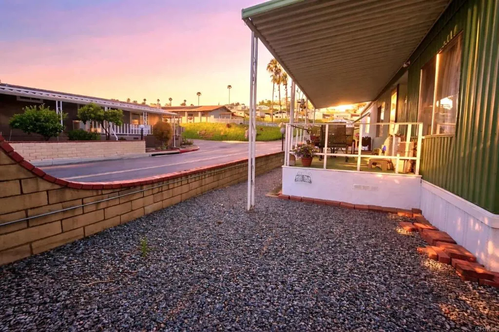 https://cdn.realtyfeed.com/cdn/127/306685655/f400776cf2ce58c16f554f3a7f2c6f22.webp