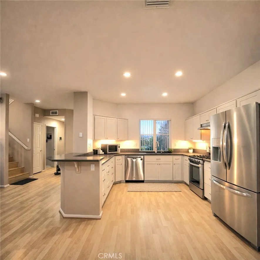 https://cdn.realtyfeed.com/cdn/127/306685710/9d98438656492dee3e29349c3e8e4374.webp