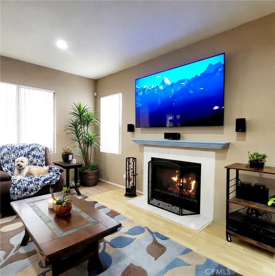 https://cdn.realtyfeed.com/cdn/127/306685710/b23eb8dc1f6df6a8372d3d81fce9983f.webp
