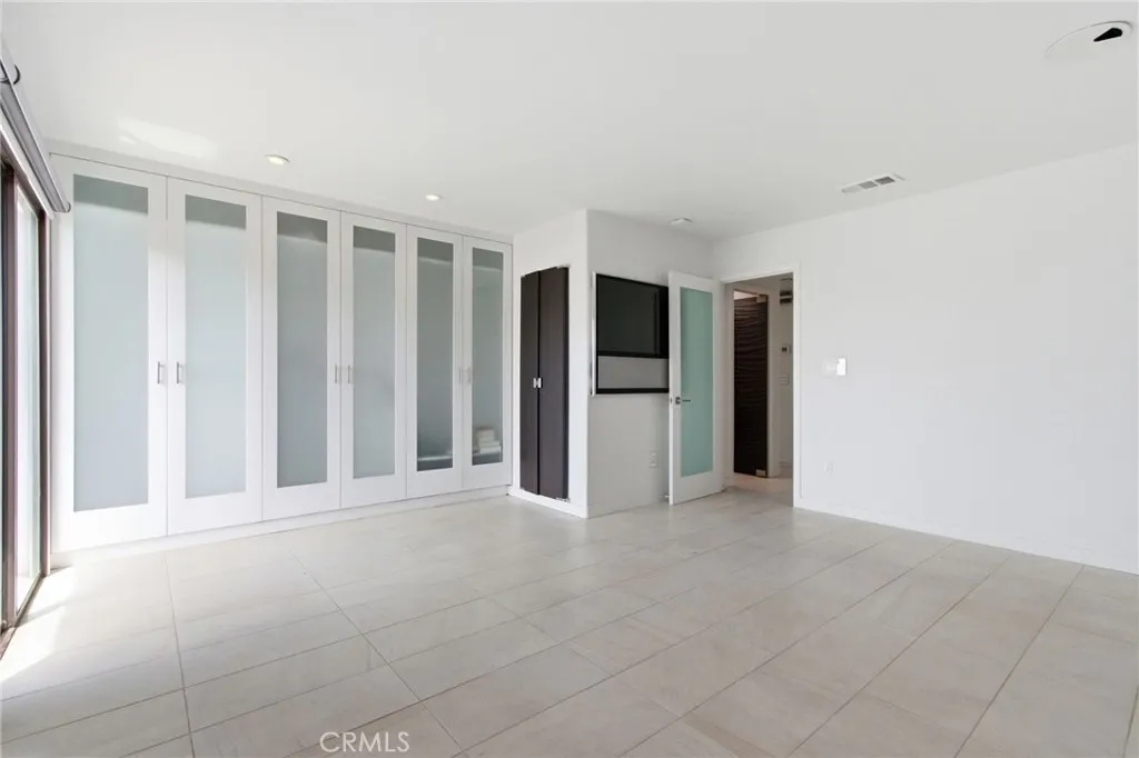https://cdn.realtyfeed.com/cdn/127/306685740/010185faaa557515d8aa022286564162.webp