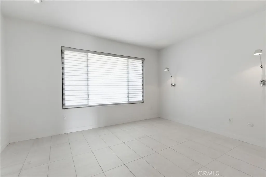 https://cdn.realtyfeed.com/cdn/127/306685740/067c00f7fc342694c5110476d86c96ec.webp