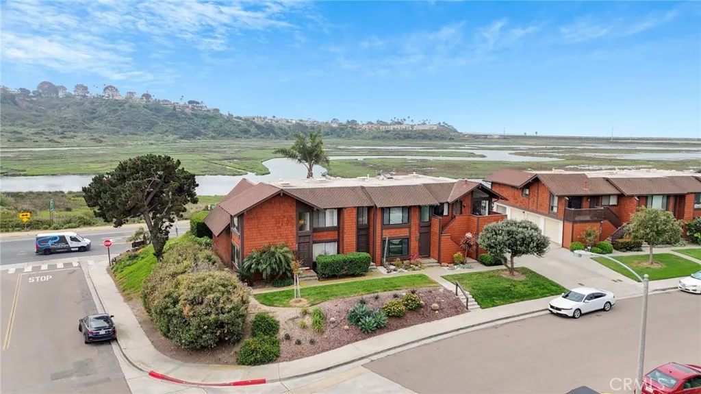https://cdn.realtyfeed.com/cdn/127/306685740/117492ed7be9f9caf7efd887b9c6be49.webp