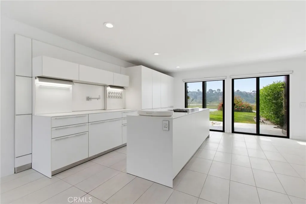 https://cdn.realtyfeed.com/cdn/127/306685740/23bf16e66e3ca3abafc2cf504744f0ed.webp