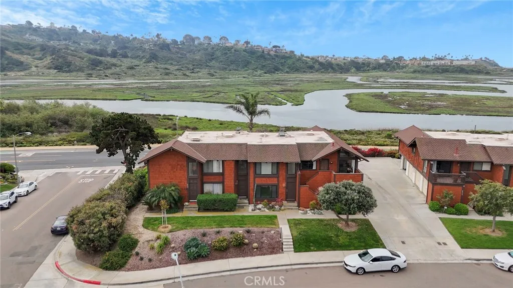 https://cdn.realtyfeed.com/cdn/127/306685740/2ec79ea1060c3d1feccb1cc8385f2aff.webp