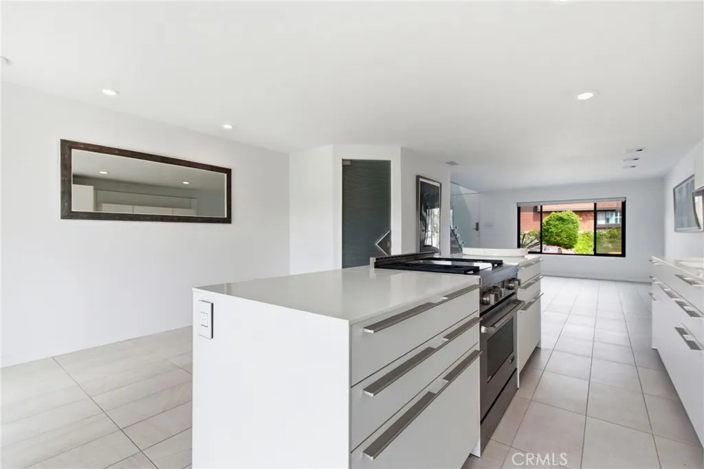 https://cdn.realtyfeed.com/cdn/127/306685740/52e2c6a10209bd67ba66fdf8778314f9.webp