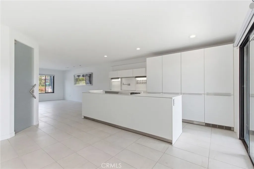 https://cdn.realtyfeed.com/cdn/127/306685740/571eab45809f31e1b7190177e30273f8.webp