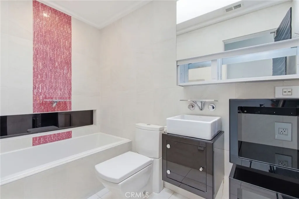 https://cdn.realtyfeed.com/cdn/127/306685740/88753490dbc835e71e666c106250125b.webp
