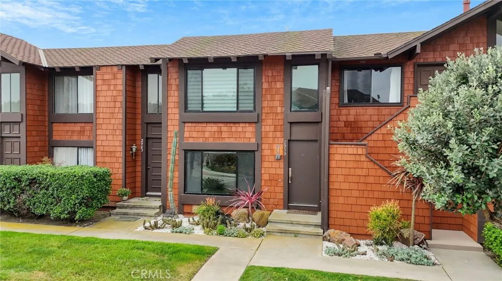 https://cdn.realtyfeed.com/cdn/127/306685740/c21783188a275cb00084207e5de20599.webp