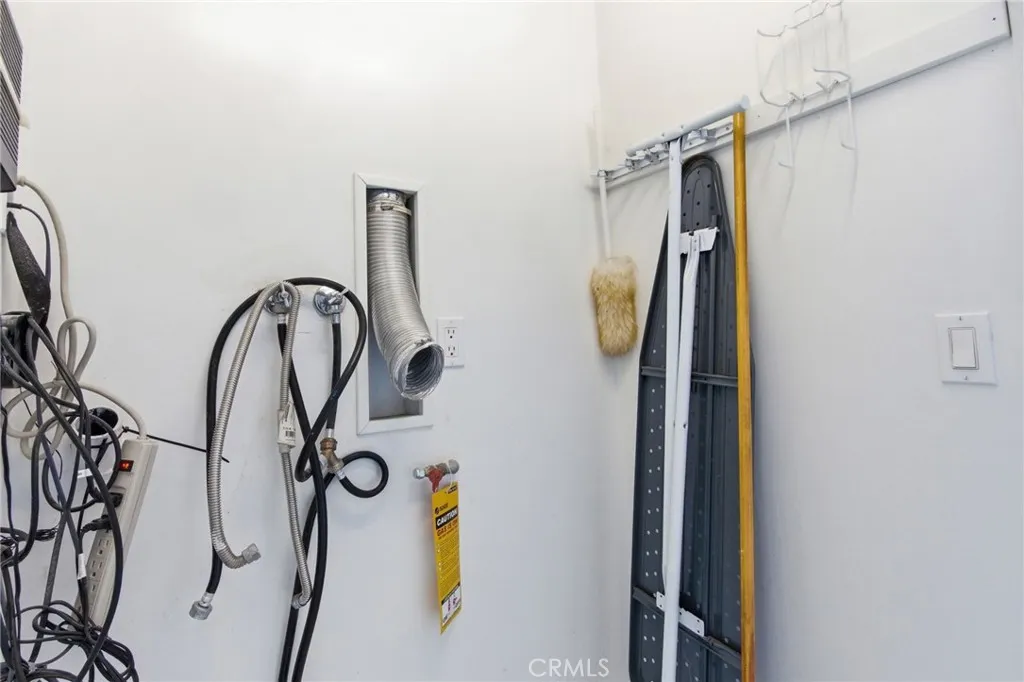 https://cdn.realtyfeed.com/cdn/127/306685740/f2e4909813eb931bf819b9c33896dc65.webp