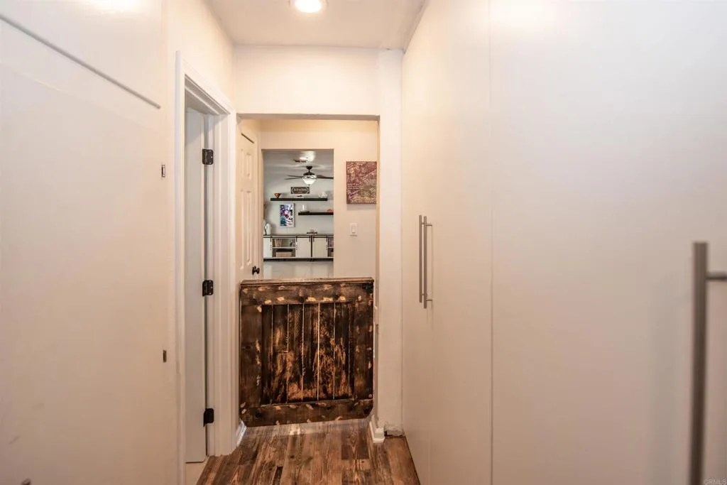 https://cdn.realtyfeed.com/cdn/127/306685814/0a630eac4c42f86cf21141290011b3aa.webp