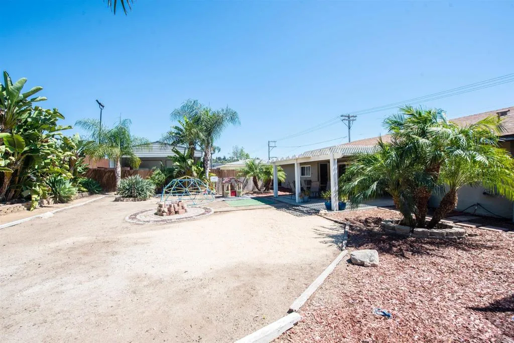 https://cdn.realtyfeed.com/cdn/127/306685814/2153a88ae1349bb9caff53642d42f74c.webp