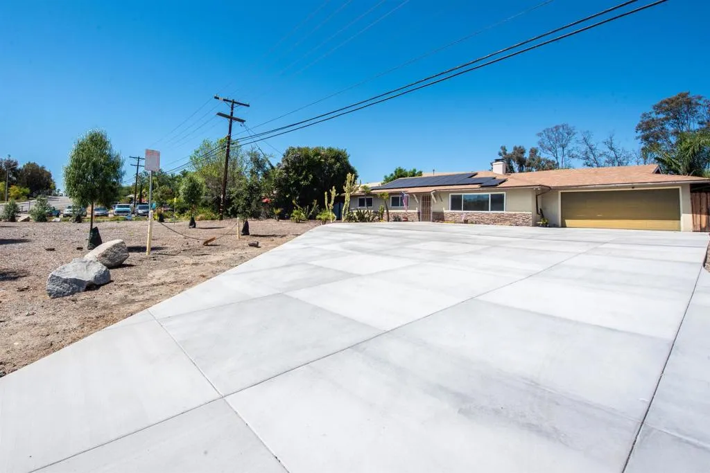 https://cdn.realtyfeed.com/cdn/127/306685814/3c3f4380e8c1f0fc9c2227604ab9e2e9.webp
