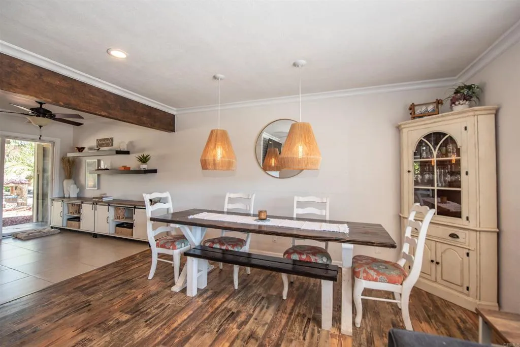 https://cdn.realtyfeed.com/cdn/127/306685814/739049daffc6d3f5f603b88aba920615.webp