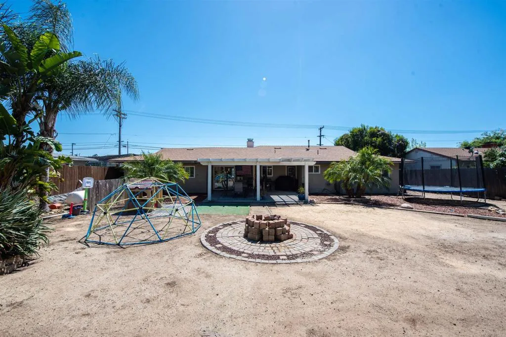 https://cdn.realtyfeed.com/cdn/127/306685814/ca96e961c9c903e20c15d78184c00d46.webp