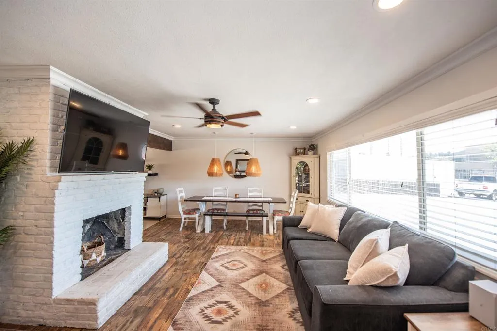 https://cdn.realtyfeed.com/cdn/127/306685814/fb963c0ad4b301816d671f3a61b98a5d.webp