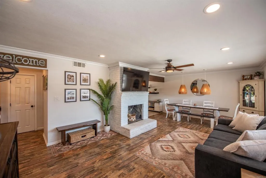 https://cdn.realtyfeed.com/cdn/127/306685814/fe15e2039008f0bc75383e6381234d98.webp