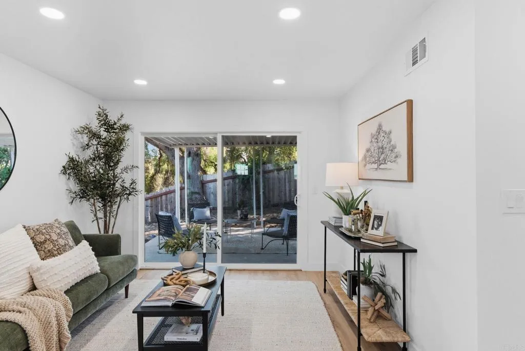 https://cdn.realtyfeed.com/cdn/127/306685841/762cbd5e4dcabe462f7c0529ac242196.webp