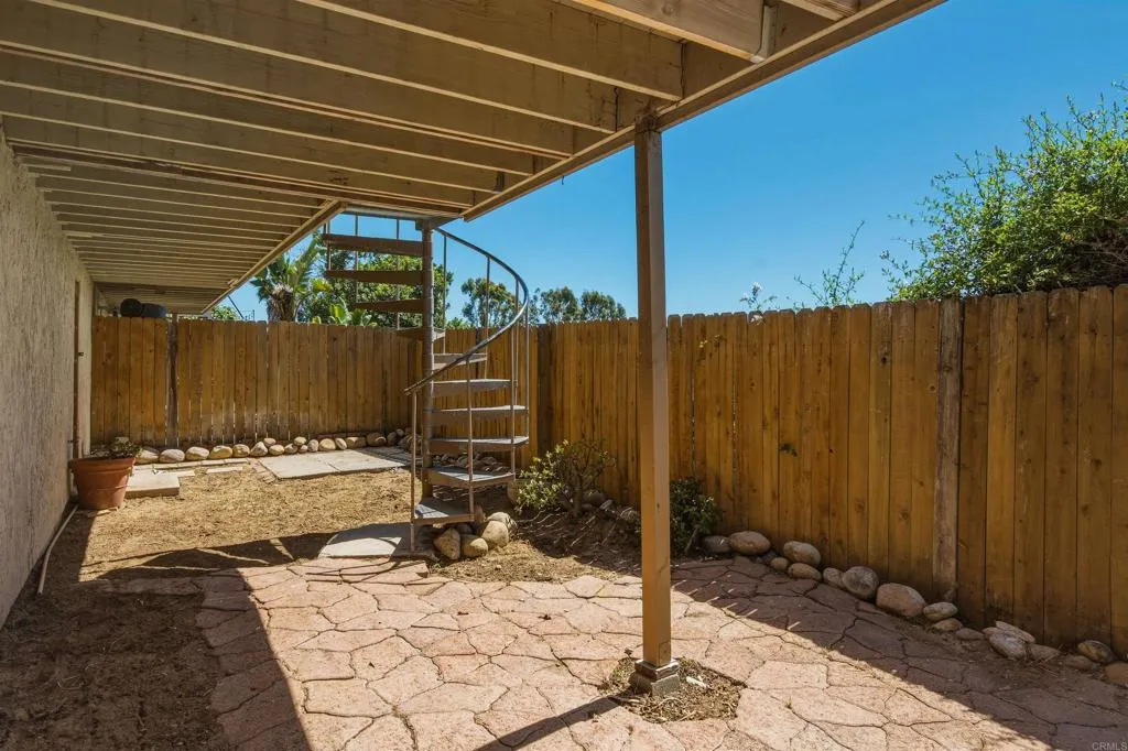 https://cdn.realtyfeed.com/cdn/127/306685843/1bbca5fd33f8c640eeb21e661319ce42.webp