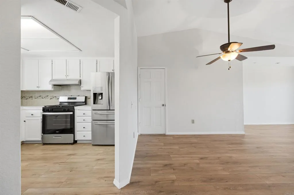 https://cdn.realtyfeed.com/cdn/127/306685843/86d412986e943dea55980e59509e68ad.webp