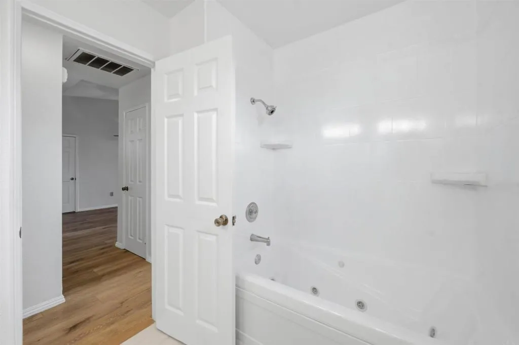 https://cdn.realtyfeed.com/cdn/127/306685843/c8a8d3818f2a95cf484883b5df1d66a6.webp