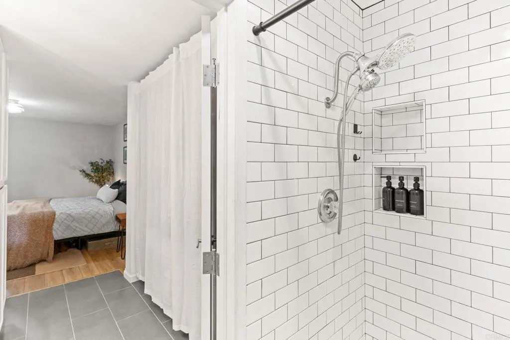 https://cdn.realtyfeed.com/cdn/127/306685860/bbee16d98c8a081aecc9c924faf06804.webp